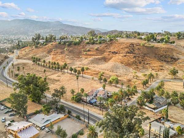 0.98 Acres of Land for Sale in Lake Elsinore, California