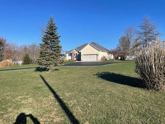 4.98 Acres of Land with Home for Sale in Greenfield, Ohio