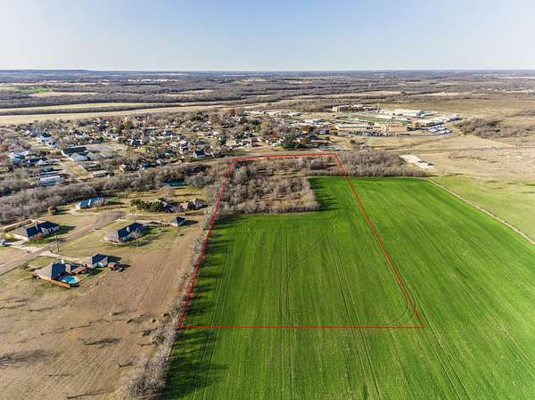 10 Acres of Mixed-Use Land for Sale in Maypearl, Texas