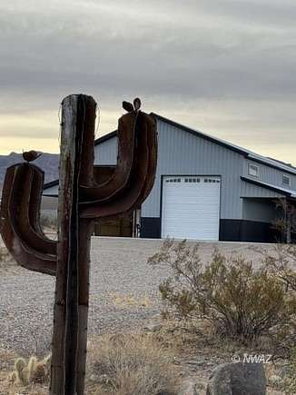 2.5 Acres of Residential Land with Home for Sale in Littlefield, Arizona