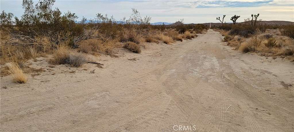 2.27 Acres of Land for Sale in Mojave, California