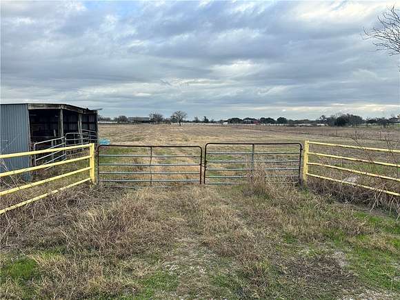 10.705 Acres of Agricultural Land for Sale in China Springs, Texas