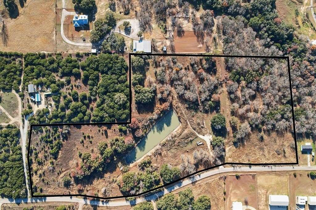 19.9 Acres of Land for Sale in Granbury, Texas