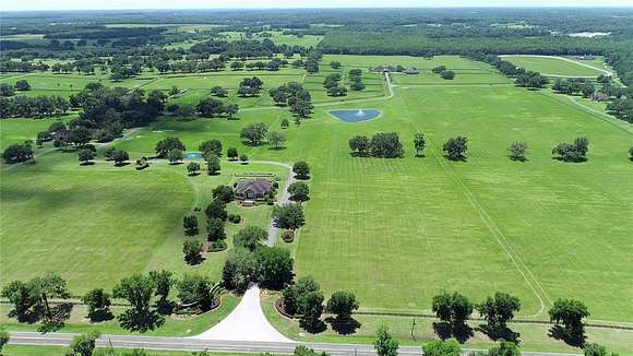 400 Acres of Agricultural Land with Home for Sale in Micanopy, Florida