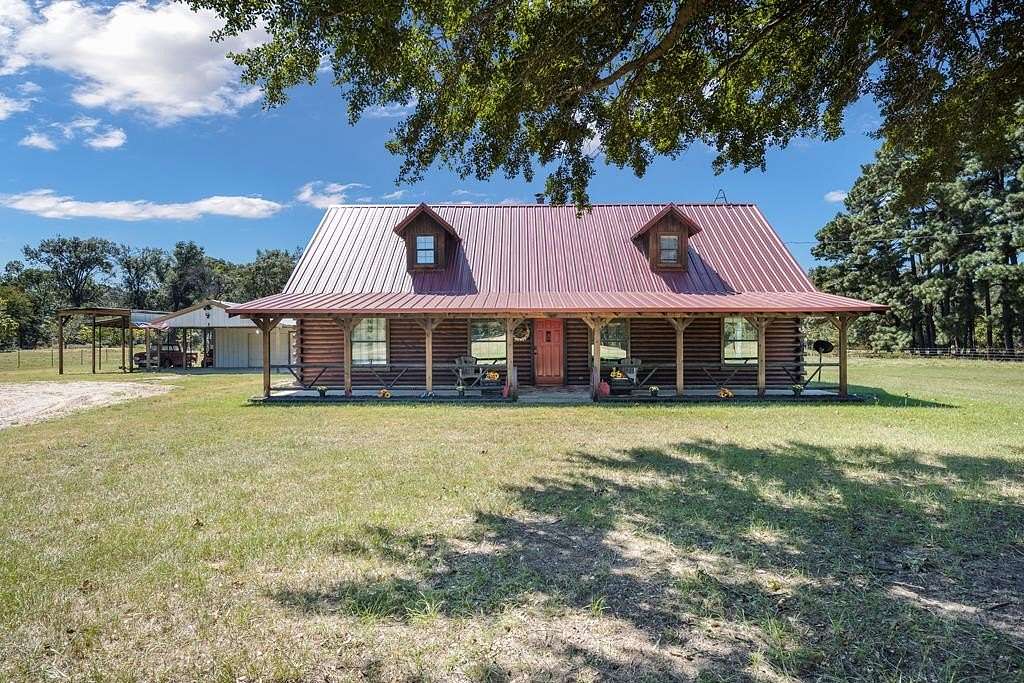 6.51 Acres of Land with Home for Sale in Kemp, Texas