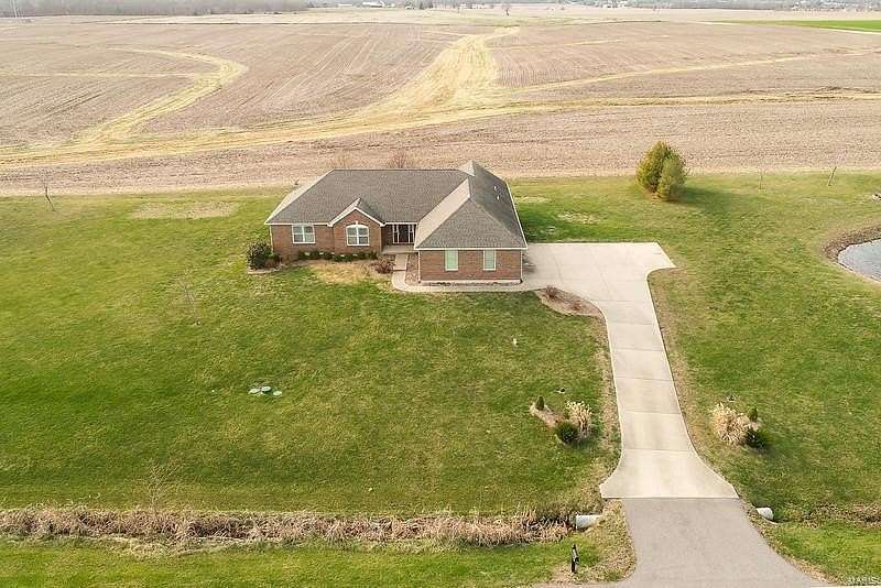 2.5 Acres of Residential Land with Home for Sale in Waterloo, Illinois