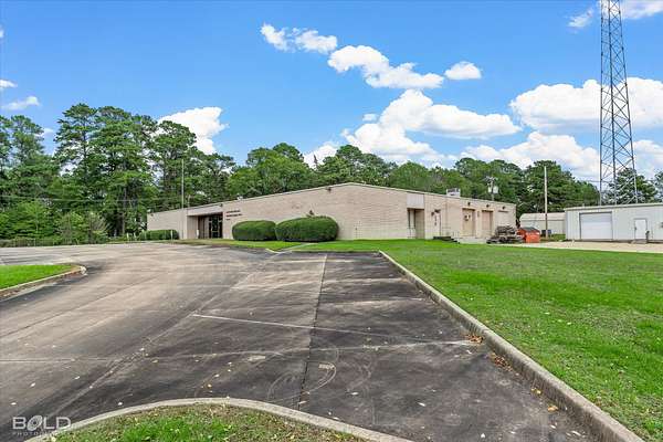 4.76 Acres of Improved Mixed-Use Land for Sale in Mansfield, Louisiana