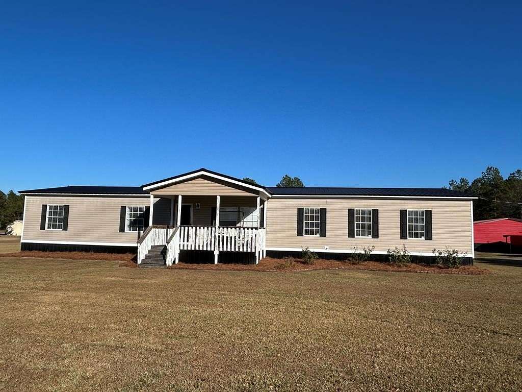 4.56 Acres of Residential Land with Home for Sale in Glennville, Georgia