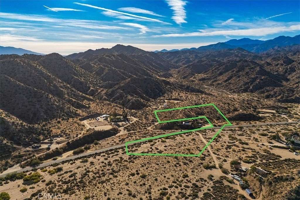 6.214 Acres of Land for Sale in Pioneertown, California