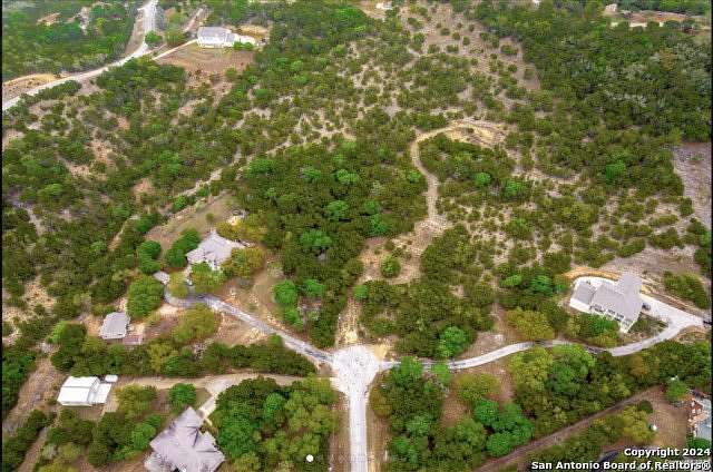 5 Acres of Residential Land for Sale in Lakehills, Texas