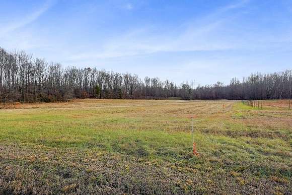 18 Acres of Land for Sale in Paris, Tennessee