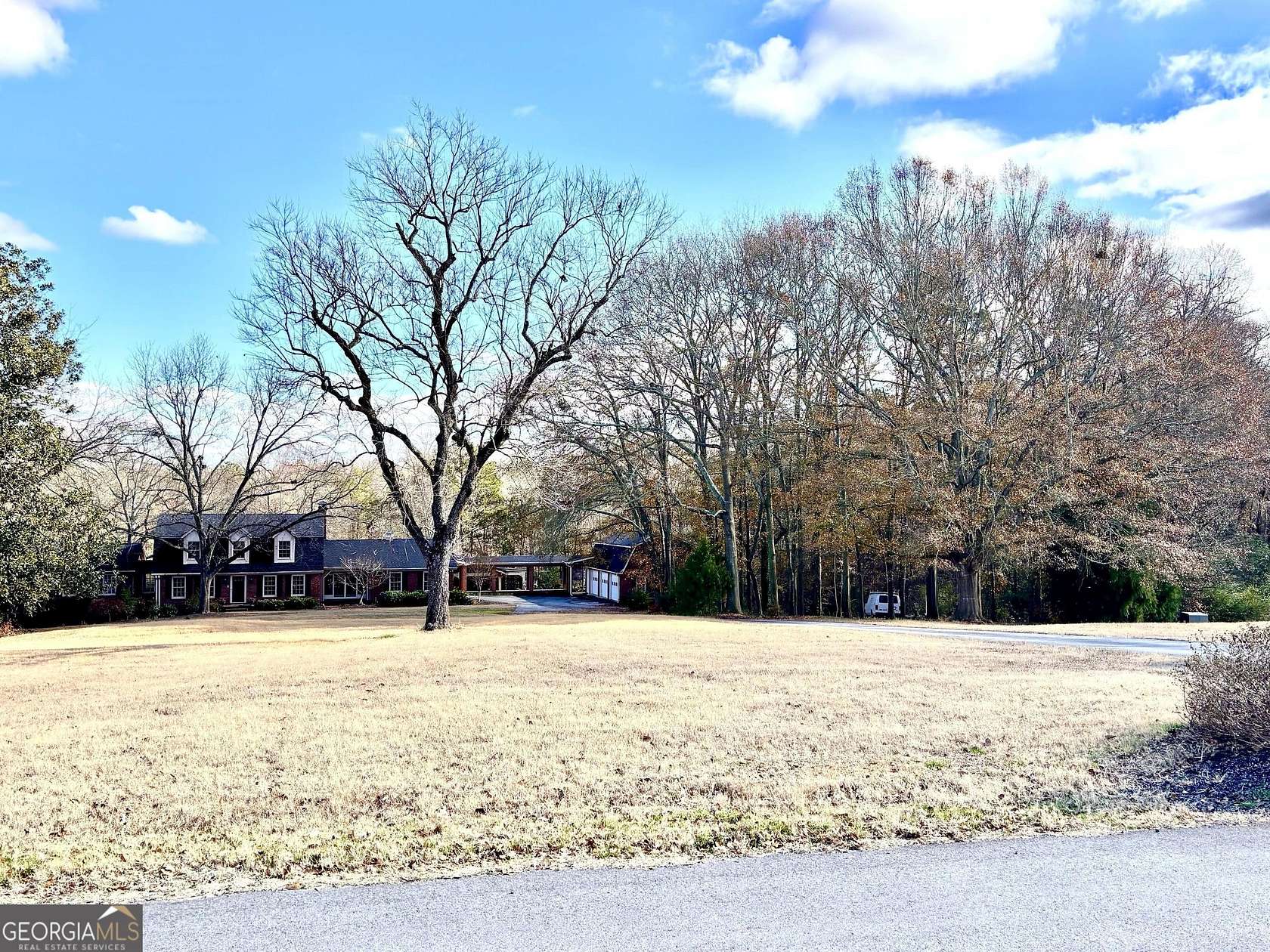 4.21 Acres of Residential Land with Home for Sale in Hartwell, Georgia