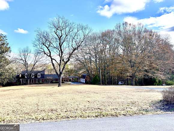 4.21 Acres of Residential Land with Home for Sale in Hartwell, Georgia