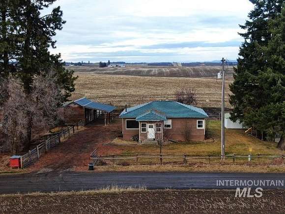 2.58 Acres of Residential Land with Home for Sale in Lenore, Idaho