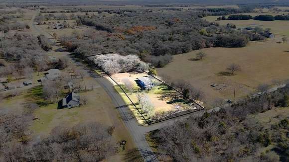 2.95 Acres of Residential Land with Home for Sale in Purdon, Texas