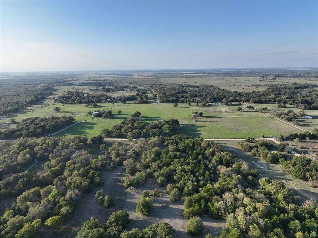 10.1 Acres of Land for Sale in Kerens, Texas