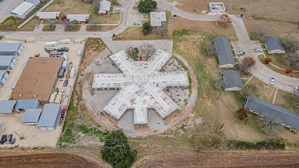 2.25 Acres of Improved Commercial Land for Sale in Dublin, Texas