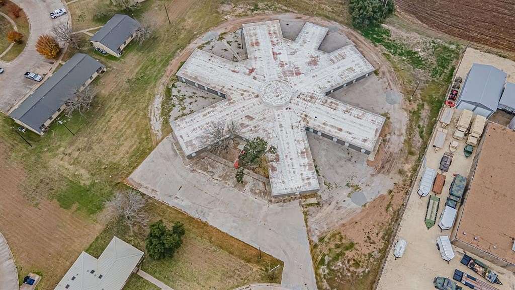 2.25 Acres of Improved Commercial Land for Sale in Dublin, Texas