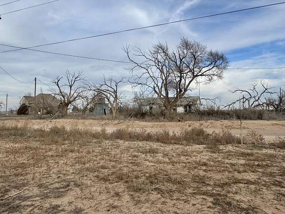 2 Acres of Residential Land with Home for Sale in Tulia, Texas