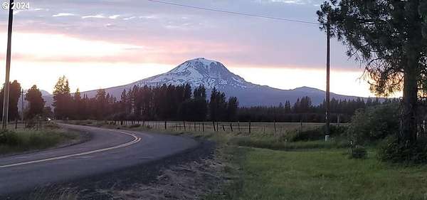 2 Acres of Residential Land for Sale in Glenwood, Washington