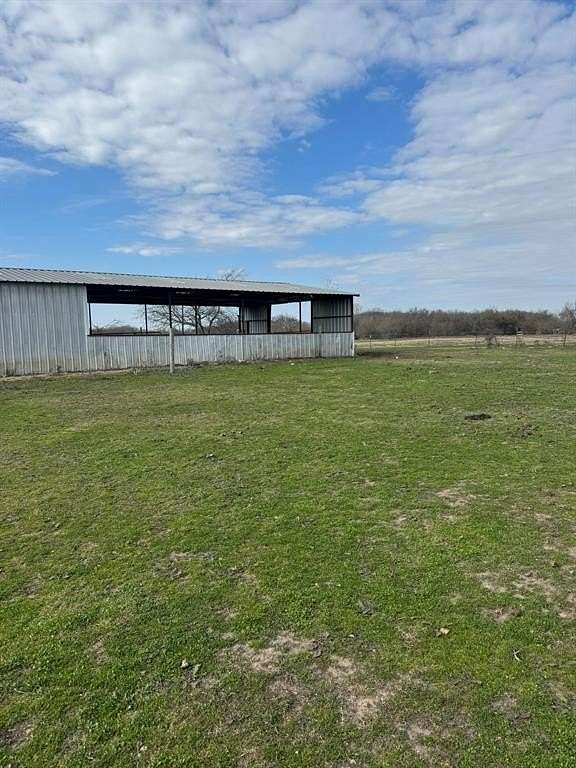 5 Acres of Land with Home for Lease in Leonard, Texas