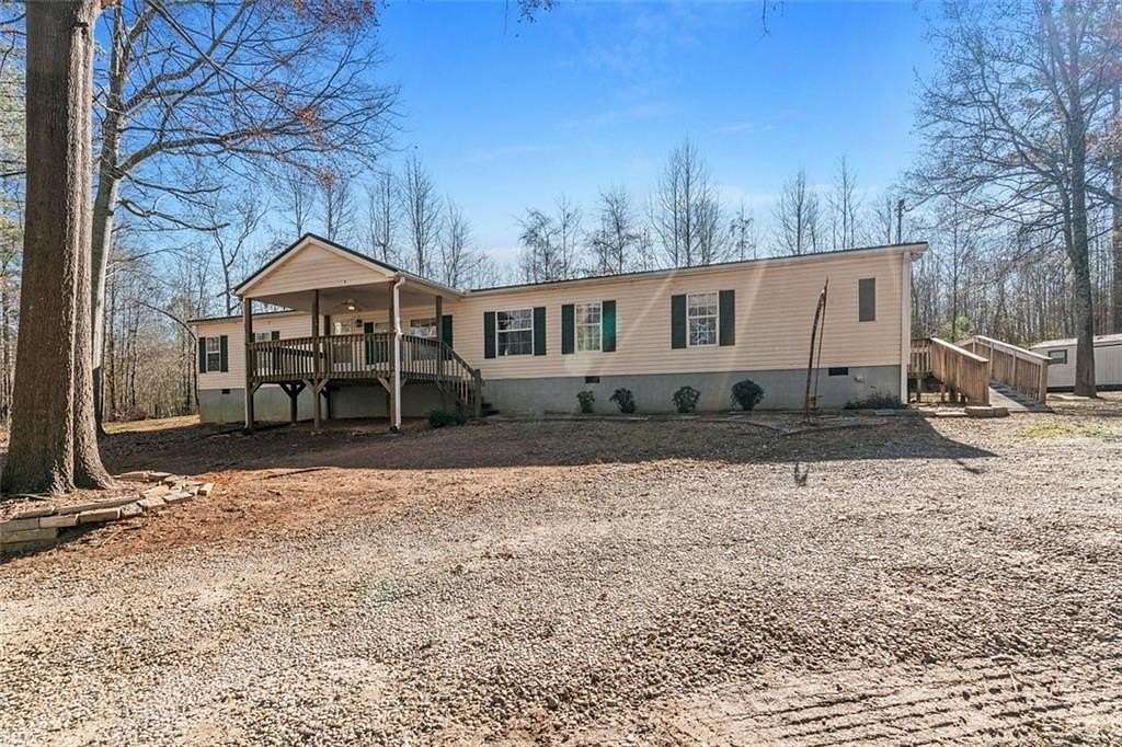 3.18 Acres of Residential Land with Home for Sale in Colbert, Georgia