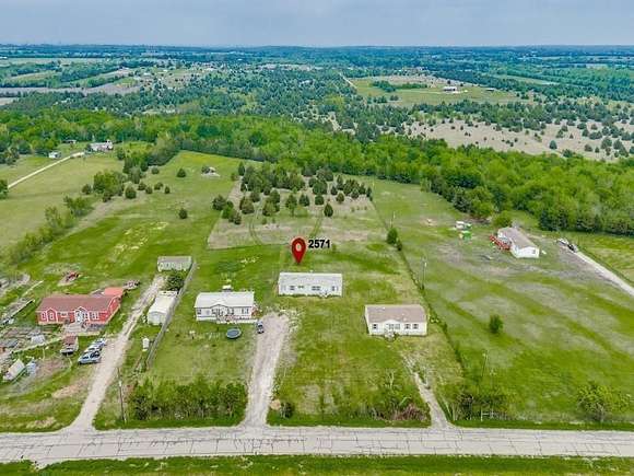 3.422 Acres of Residential Land with Home for Sale in Farmersville, Texas