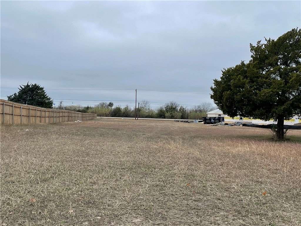 0.939 Acres of Residential Land for Sale in Waco, Texas