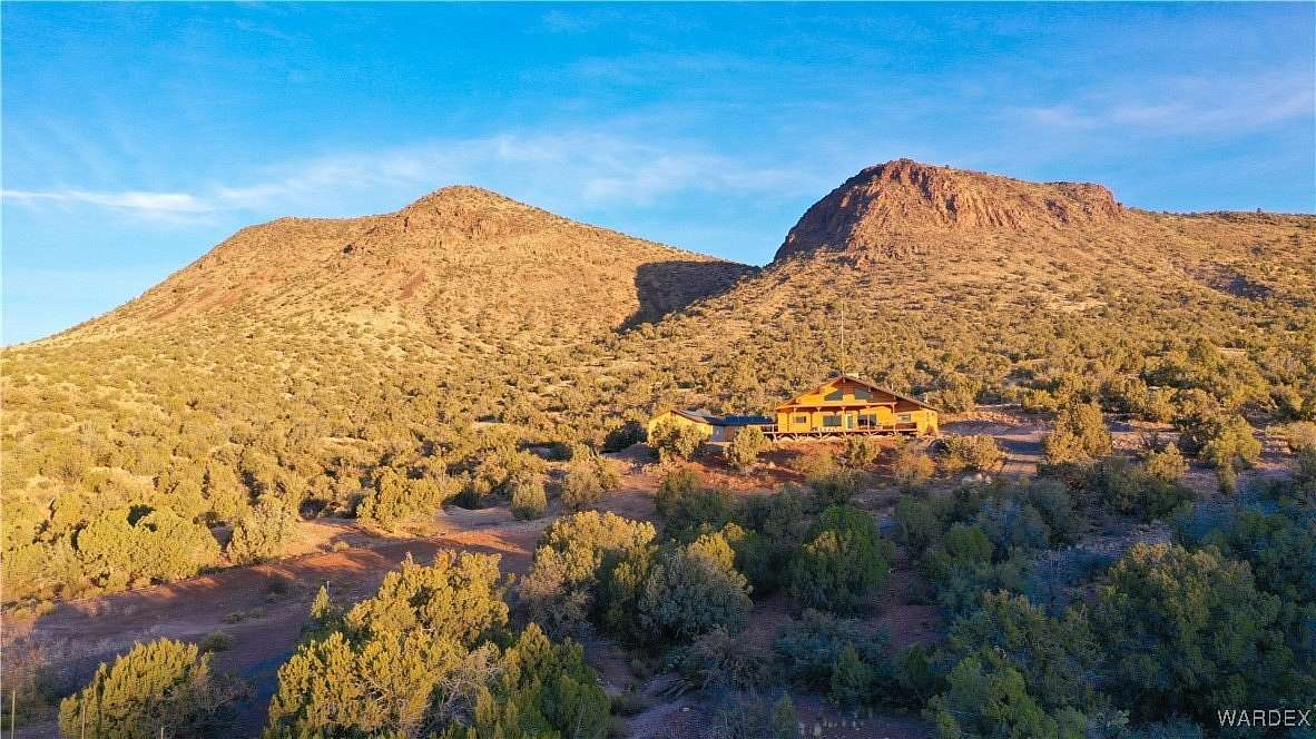 583.8 Acres of Land with Home for Sale in Kingman, Arizona