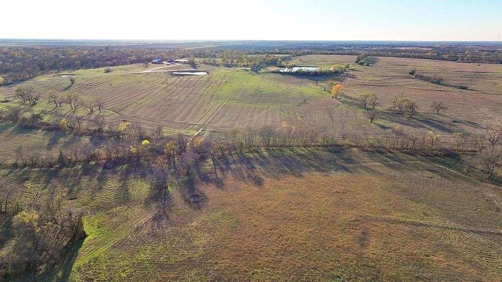 231 Acres of Agricultural Land for Sale in Honey Grove, Texas