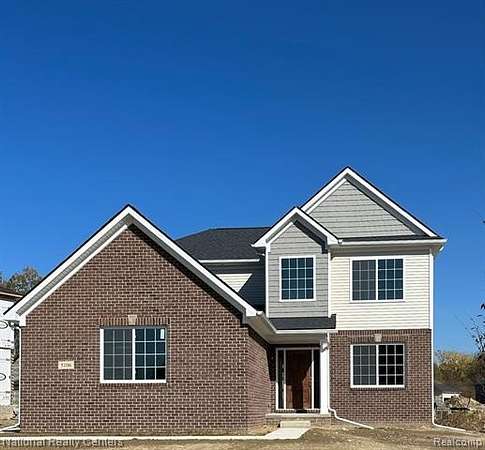 2.5 Acres of Land with Home for Sale in Oakland Charter Township, Michigan