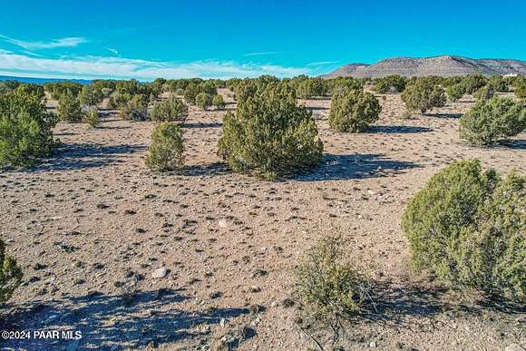 13.47 Acres of Recreational Land for Sale in Paulden, Arizona