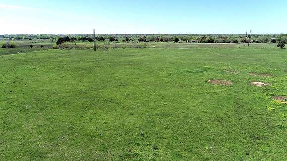 14.98 Acres of Land with Home for Sale in Kemp, Texas