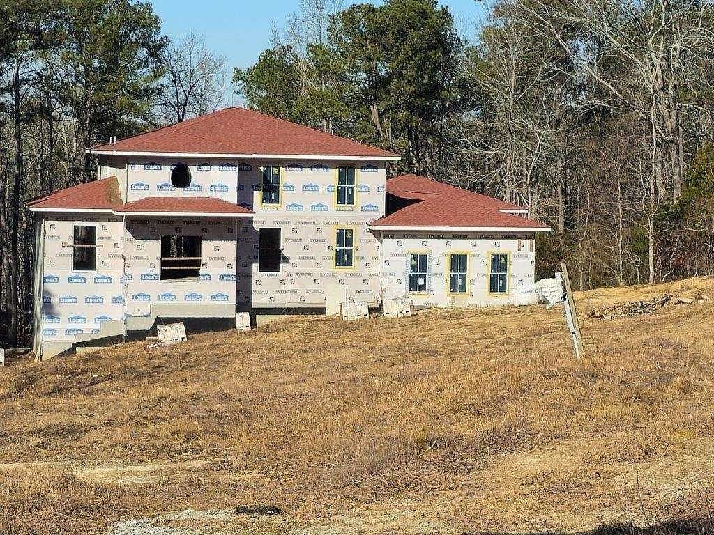 7.28 Acres of Residential Land with Home for Sale in Loganville, Georgia