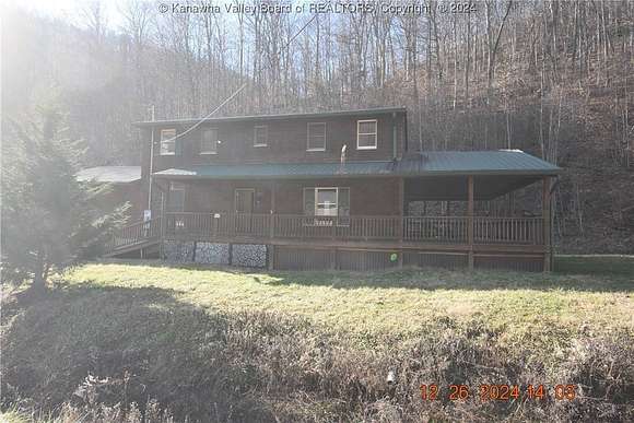 7 Acres of Residential Land with Home for Auction in Belle, West Virginia