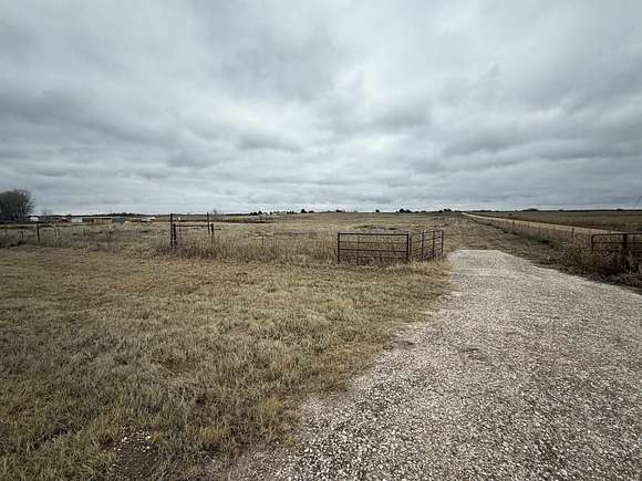 10 Acres of Land for Sale in Mooreland, Oklahoma