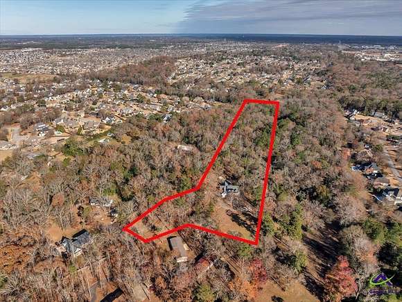 10 Acres of Residential Land with Home for Sale in Fort Valley, Georgia