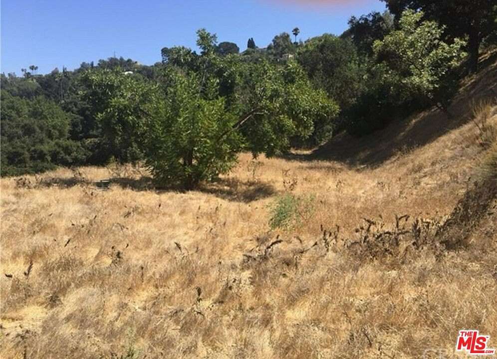 3.301 Acres of Land for Sale in Sherman Oaks, California