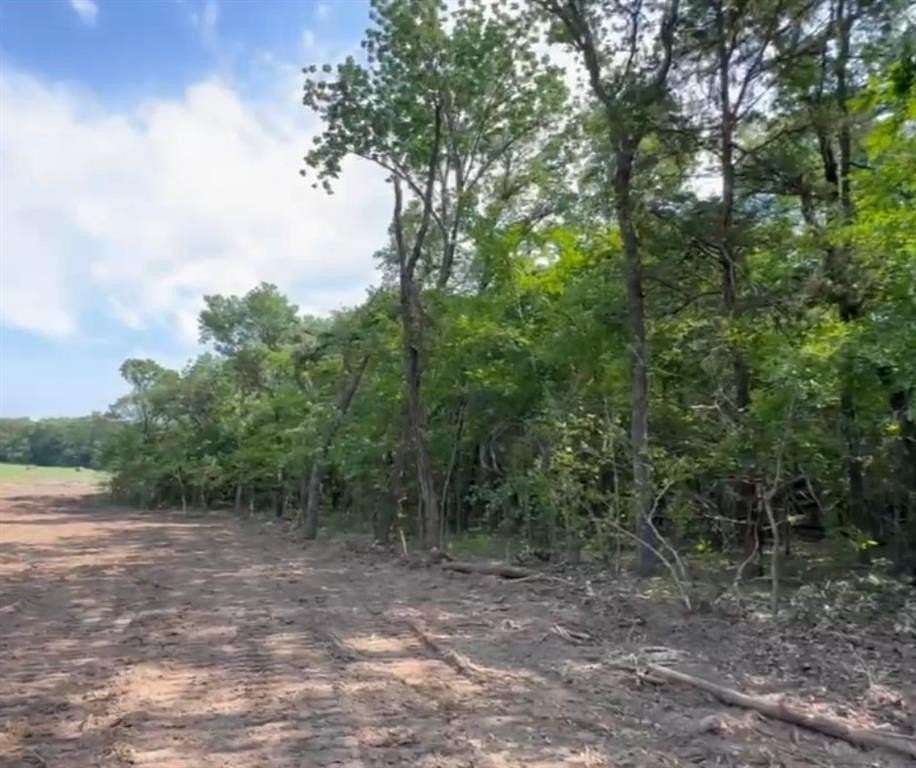 2.7 Acres of Residential Land for Sale in Pottsboro, Texas