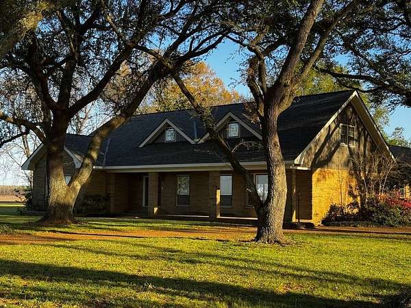 7.6 Acres of Land with Home for Sale in St. Joseph, Louisiana