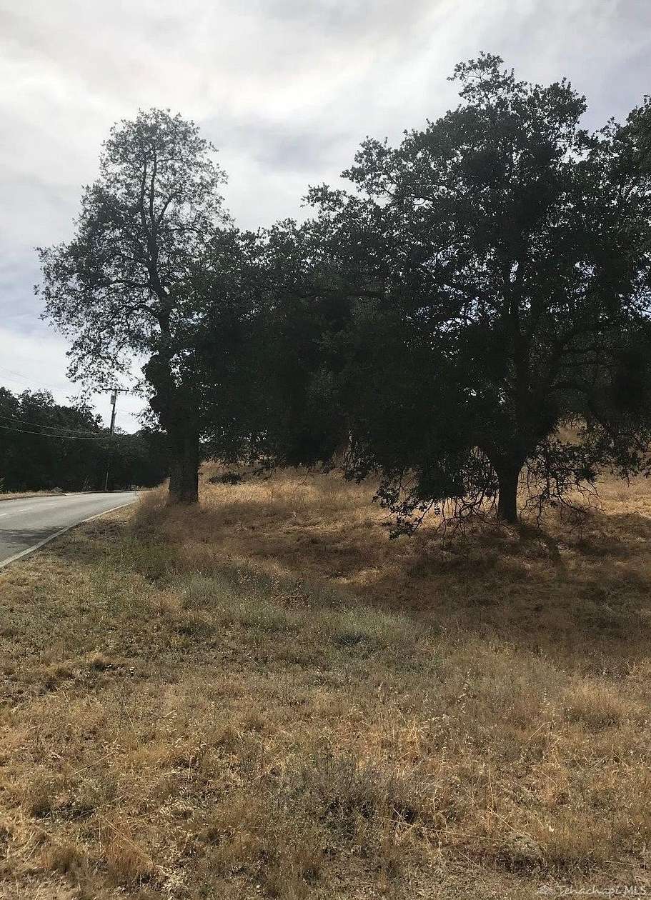 0.8 Acres of Residential Land for Sale in Tehachapi, California