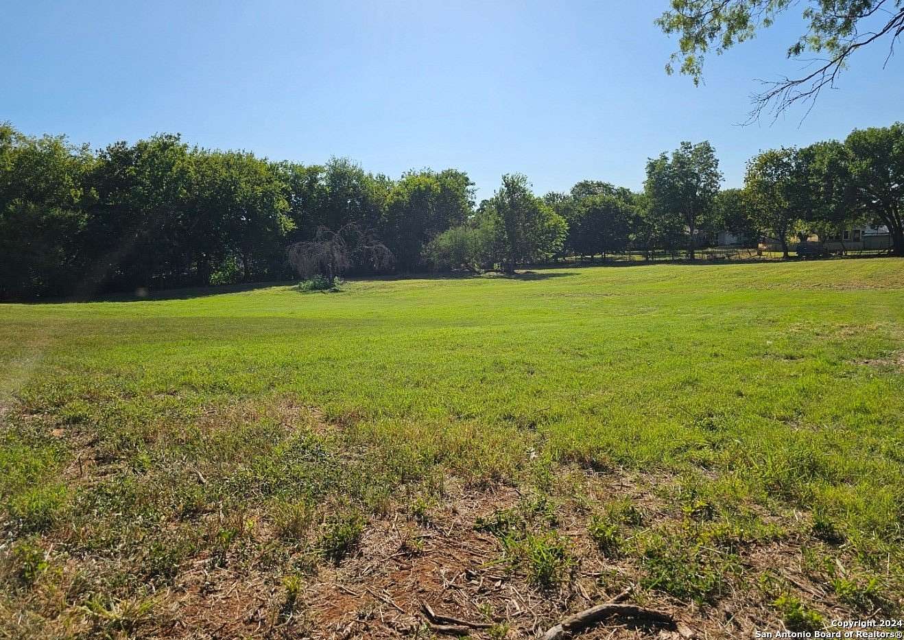 1.6 Acres of Residential Land for Sale in Floresville, Texas