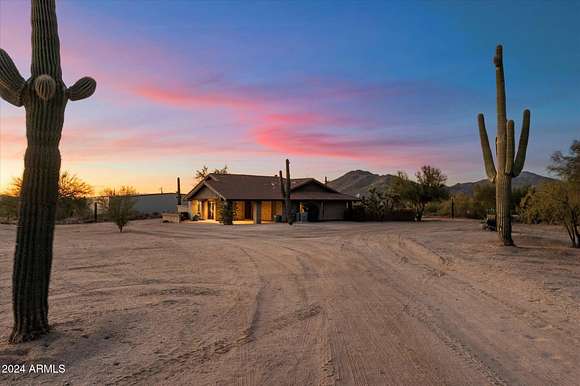 2.5 Acres of Residential Land with Home for Sale in Cave Creek, Arizona