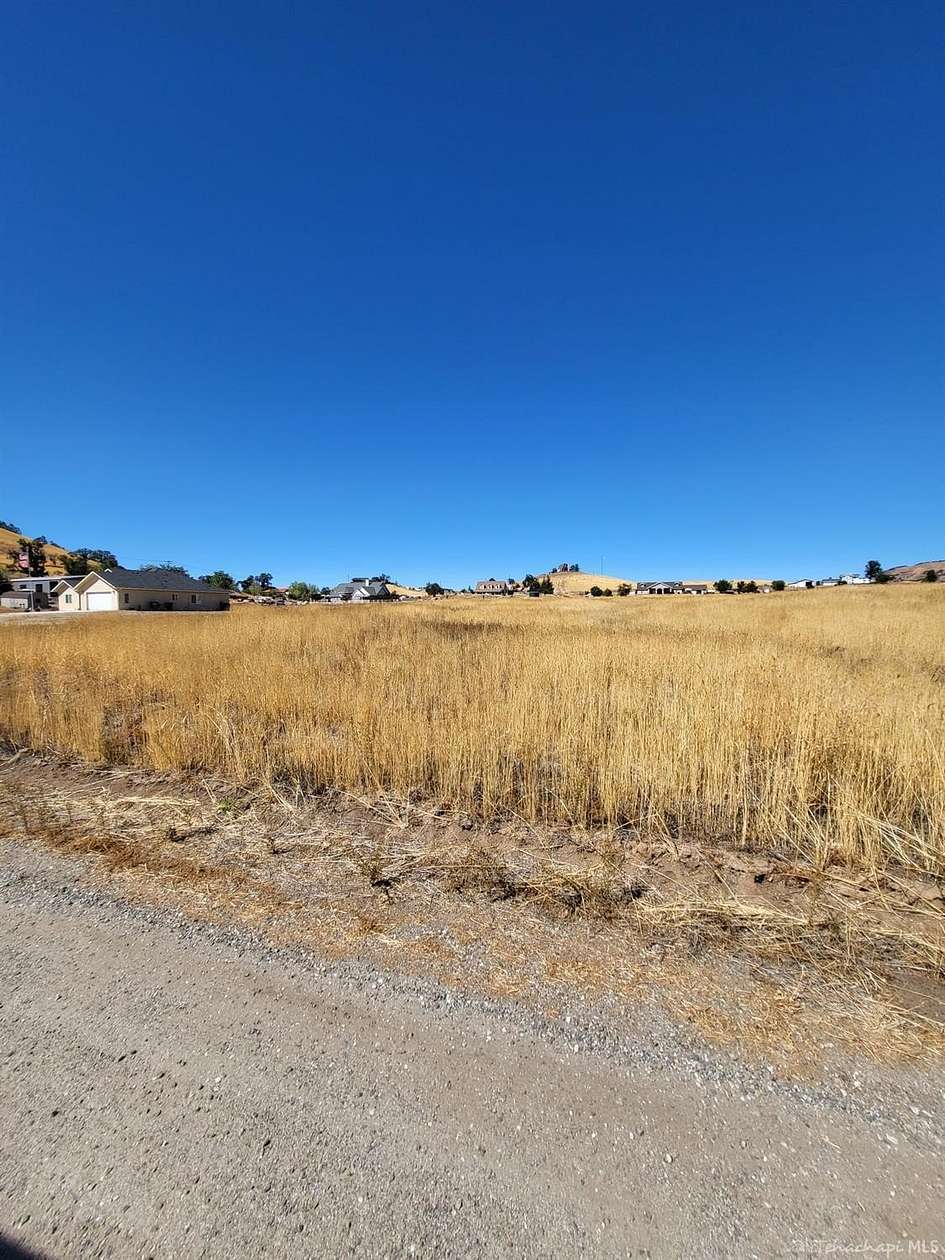 2.5 Acres of Residential Land for Sale in Tehachapi, California