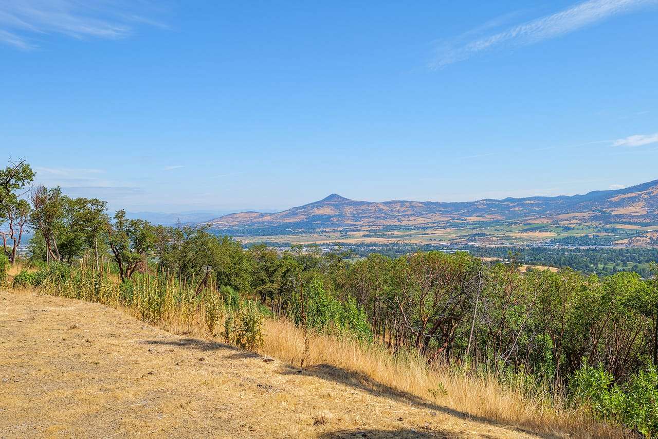 15 Acres of Recreational & Residential Land for Sale in Medford, Oregon