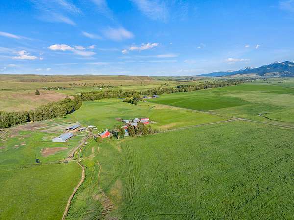 455 Acres of Land with Home for Sale in Wallowa, Oregon