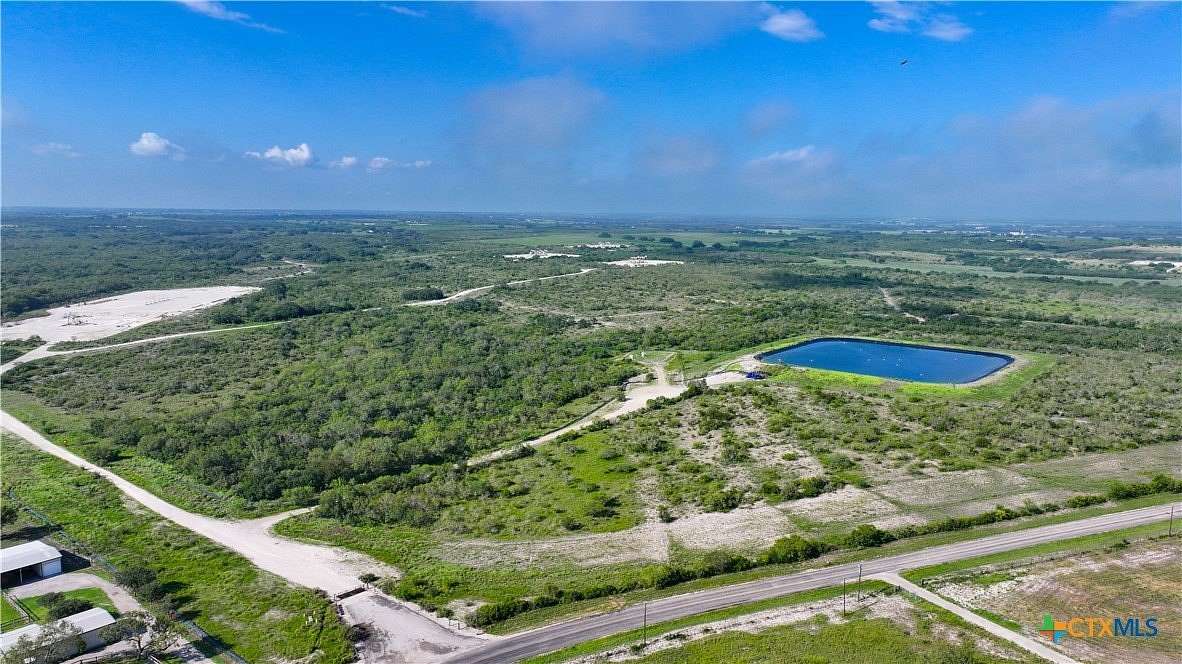 648 Acres of Recreational Land & Farm for Sale in Karnes City, Texas