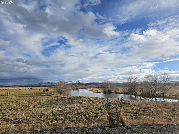 112.55 Acres of Agricultural Land for Sale in Baker City, Oregon