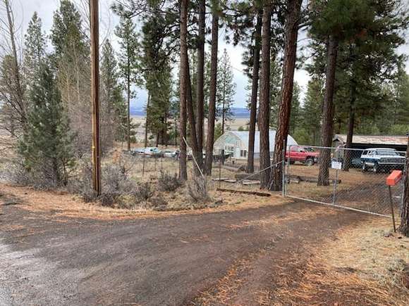 18.61 Acres of Land with Home for Sale in Bly, Oregon