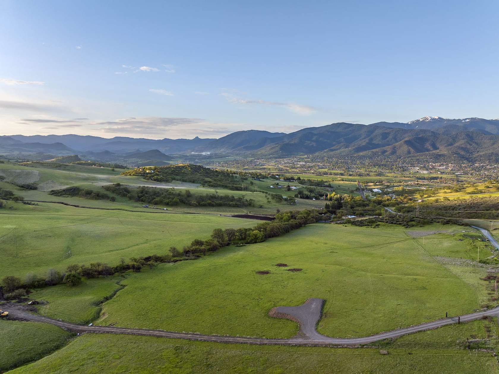 31.72 Acres of Agricultural Land for Sale in Ashland, Oregon